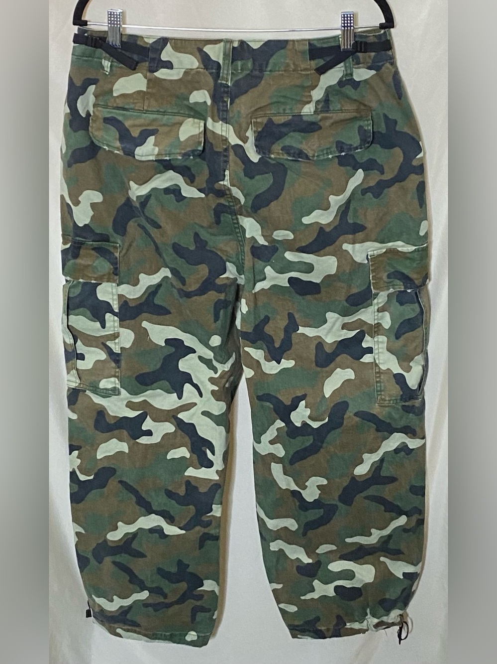 NWT KBB by KAHLANA Women's Mid-Rise Dark Camo 'The Cargo Jogger' Pants - Picture 6 of 12